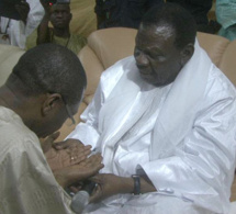 YOUSSOU NDOUR EN VISTE CHEZ CHEIKH BETHIO THIOUNE