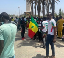 Place de la Nation : des militants de Ousmane Sonko agressent les reporters de Leral