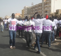 PHOTO - Folle ambiance à l'aéroport de Dakar. La stratégie wadienne débute bien