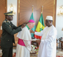 Nonce apostolique, envoyé permanent du pontife romain fait ses adieux au Président Macky Sall : il a été élevé commandeur dans l'ordre national du Lion