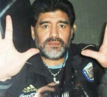 Arrêt sur image: Diego Maradona se moque des Brésiliens