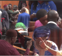 URGENT – BAGARRE À L’ASSEMBLÉE : ENCORE DES DÉPUTÉS SE DÉCHAINENT ET SE JETTENT DES CHAISES ! (VIDÉO)
