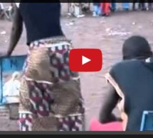Vidéo: leumbeul d’une malienne à la chaise… Regardez