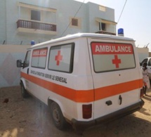 Marième Faye Sall offre une ambulance à la communauté rurale de Doumga Lao