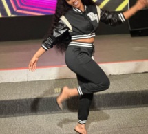 Lookée en sweat crop-top : Racky Aidara illumine le plateau de la 2stv