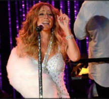 Tournée Japonaise : Mariah Carey pète les plombs en plein concert et insulte son ex copain.