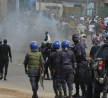 Ousmane Sonko refuse de passer par la Corniche Ouest : Des tirs de gaz lacrymogènes pour disperser la foule...