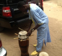Le percussionniste de Pape Diouf, Assane Faye fête son anniversaire le 28 novembre à Ouakam