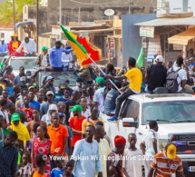 Enfin incroyable Sonko sort de sa cachette après le renvoie du procès vs Adji Sarr pour se promener