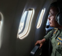 Disparition du vol d'AirAsia : les dernières communications du pilote révélées