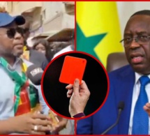Bougane villipende Macky dans la rue avec des cartons rouges.