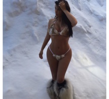 Kim Kardashian en petite tenue dans la neige (PHOTO)