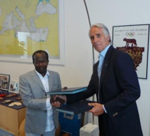 Olympisme – Accord de coopération entre le CNOSS et le CONI : Diagna Ndiaye et Giovanni Malago s’engagent pour 5 ans