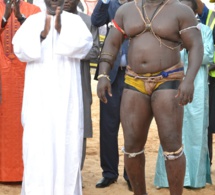 Bombardier conserve son titre de roi des arènes face à Modou Kharagne Lo ce 25 juillet au stade Demba Diop.
