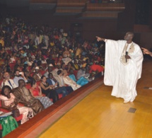 En direct du grand théâtre:  "Spécial ndéwleun"Pape Diouf  affiche le plein et met le feu dans la salle.