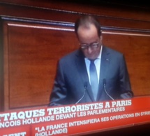 Attaques terroristes à Paris: François Hollande devant les parlementaires au Palais des Congrés à Versailles.