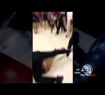 Les images glaçantes d'un policier qui abat un adolescent noir à Chicago (Vidéo)