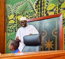 Quand les élèves de Mbao jouent aux députés : Une visite marquante à l’Assemblée nationale