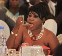 INSOLITES: Soirée de gala des jeunes reporters, quand les fourchettes remplace les plumes. No coment. INSOLITES: Soirée de gala des jeunes reporters, quand les fourchettes remplace les plumes. No coment.