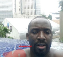 Le patron de dakaractu, Serigne Diagne en mode piscine à Impiana KLCC Hotel en Malaisie.