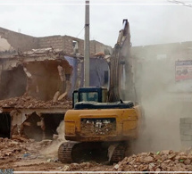 Démolition d’un bâtiment menaçant ruine au marché Ocass de Touba ‎