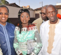 L'animatrice deWalf Tv, Sister Thiaba s'est pendue la cordre au cou de Mr Alioune Badara Ndiaye. Regardez