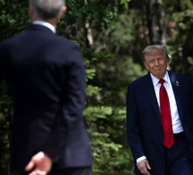 Droits de douane: Trump s'en prend de nouveau au Canada, en annonçant lui imposer 35% de surtaxe Droits de douane: Trump s'en prend de nouveau au Canada, en annonçant lui imposer 35% de surtaxe