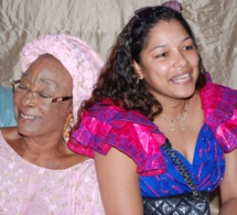La mère de Youssou Ndour, Ndèye Sokhna Mboup en compagnie d'Aida Coulibaly