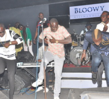 Après le grand succès de la nuit des "laobés" au grand théâtre, le Pape de la musique Sénégalaise explose le Bloowy.Regardez