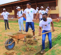 Journée citoyenne dans Nzeng-Ayong avant la rentrée scolaire Journée citoyenne dans Nzeng-Ayong avant la rentrée scolaire