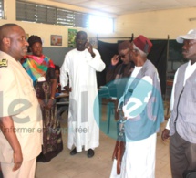 Référendum: Vote des des militaires et paramilitaires à l'école Moustapha Diop ex. école FaidherbeDakar (image) Référendum: Vote des des militaires et paramilitaires à l'école Moustapha Diop ex. école FaidherbeDakar (image)