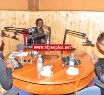 Le groupe Safari: Khadija, Maria et Ndeffa sur les ondes de la FEM FM de la diva Coumba Gawlo.