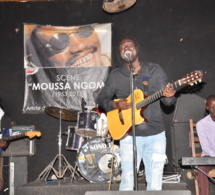 Yoro Ndiaye au just 4u c'est l'ambiance acoustique qui règne.