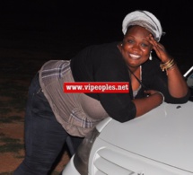 Ses 32 dents en l'air et sa position bizarre No coment! Ses 32 dents en l'air et sa position bizarre No coment!