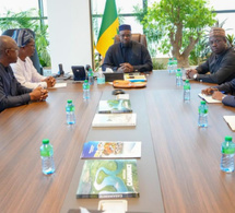 Le Premier ministre Ousmane Sonko a reçu une délégation sierra-léonaise, conduite par M. Edmond Nonie, ministre délégué à l’Énergie, ce mardi