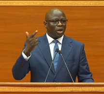 Bourses des étudiants : Le ministre des Finances évoque le noeud du «problème»