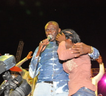En intégralité du concert explosif de Pape Diouf chez les étudiantes de la cité Claudel. Regardez
