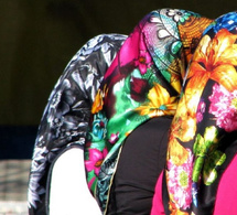 Carte nationale d’identité : le ministre de l’Intérieur autorise l’enrôlement des femmes voilées sans découvrir les oreilles