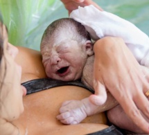 La jeune maman voulait désespérément accoucher à la maison. Les photos sont incroyables.