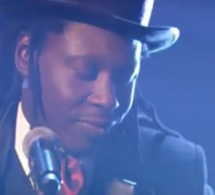 La belle voix de Faada Freedy qui reprend Bob Marley…Regardez