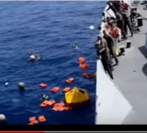 Images insoutenables : un bateau surpeuplé chavire au large de la Libye (Vidéo)