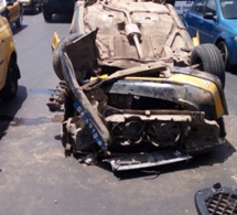 Photos - Accident au niveau de la Patte d'Oie : Un taxi se renverse au beau milieu de l'autoroute