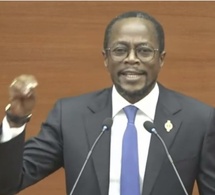 QUAND LE CLOWN EST PROCLAMÉ ROI, LE PALAIS DEVIENT UN CIRQUE (Par Abdou MBOW)