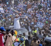 Dakar : Accueil populaire pour Macky Sall après deux ans d'absence