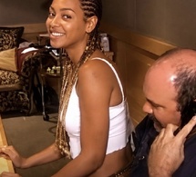 Elle savait ce qui était attendu » : des images de Beyoncé assise sur les genoux d’un producteur refont surface, la chanteuse critiquée