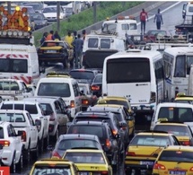 Axe AIBD-Dakar : Plusieurs véhicules impliqués dans un accident, circulation coupée !