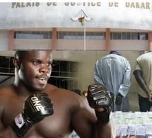 Accablé par son oncle, Reug Reug sur PV : « avec tout ce que je gagne dans mes combats de lutte et de MMA, je n'ai pas besoin d'argent provenant de faux billets »