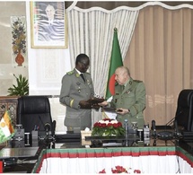 Le Niger et l’Algérie signent un protocole d’accord dans le domaine de la coopération militaire
