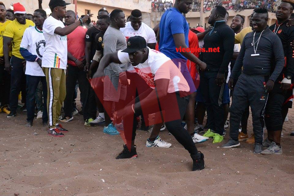 27292676_467900360272699_771224699_n