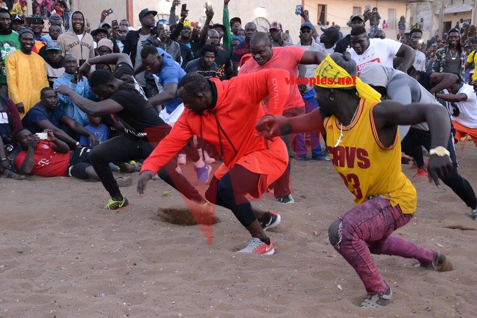 27292899_467900606939341_119346979_n